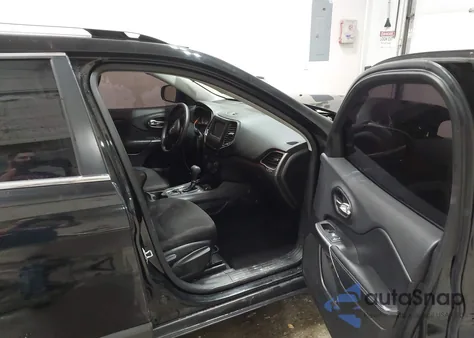 2019 Jeep Cherokee Latitude Fwd z USA, uszkodzony, nr VIN 1C4PJLCB9KD370725